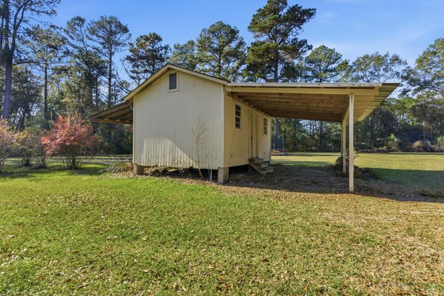 176 Jeffcoats Rd., Petal, MS 39465
