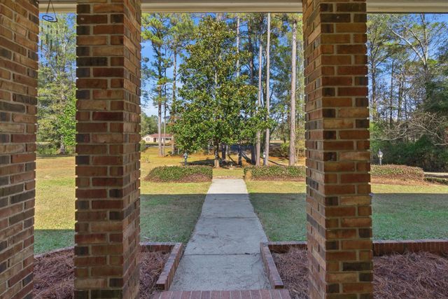 176 Jeffcoats Rd., Petal, MS 39465