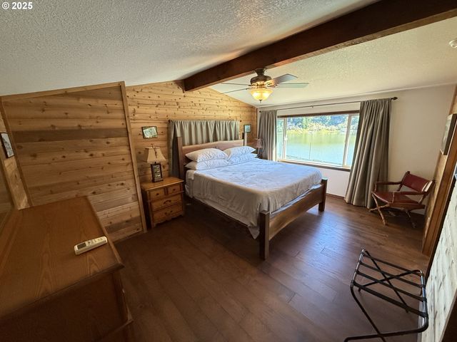 70202 POTATO BOTTOM Rd, Lakeside, OR 97449