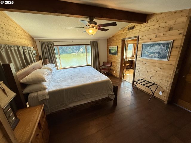 70202 POTATO BOTTOM Rd, Lakeside, OR 97449