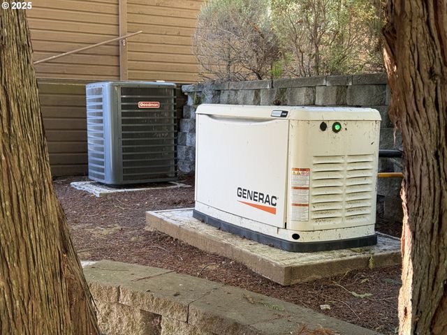 70202 POTATO BOTTOM Rd, Lakeside, OR 97449