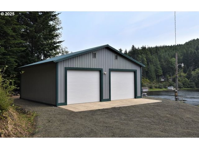 70202 POTATO BOTTOM Rd, Lakeside, OR 97449