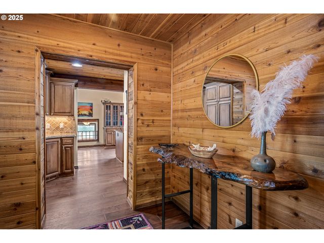 70202 POTATO BOTTOM Rd, Lakeside, OR 97449