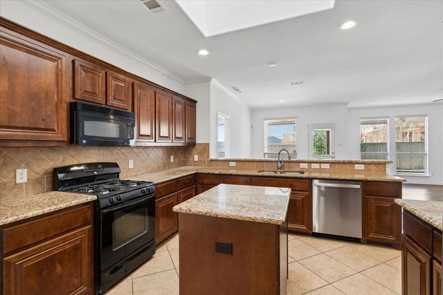 5109 Carnoustie Trail, Arlington, TX 76001
