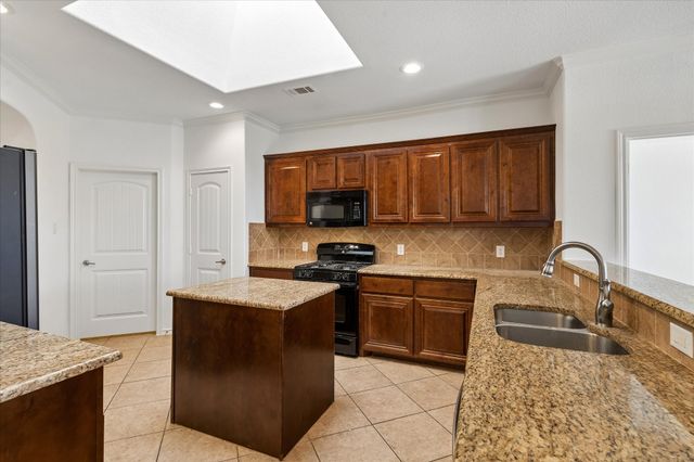 5109 Carnoustie Trail, Arlington, TX 76001