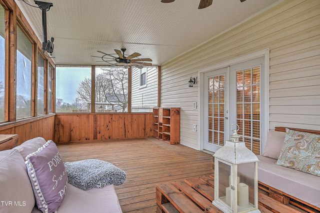 220 Eastwood Drive, Bluff City, TN 37618