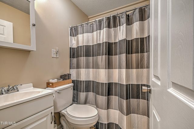 220 Eastwood Drive, Bluff City, TN 37618