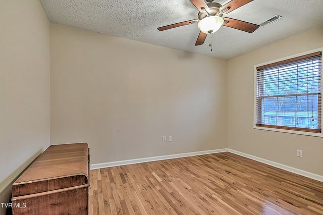 220 Eastwood Drive, Bluff City, TN 37618