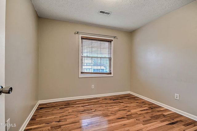 220 Eastwood Drive, Bluff City, TN 37618