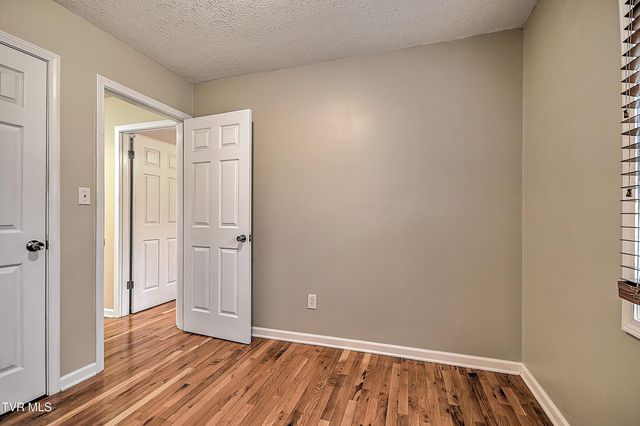 220 Eastwood Drive, Bluff City, TN 37618