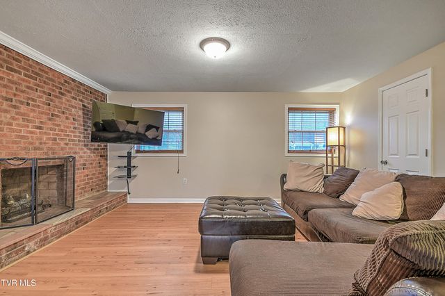 220 Eastwood Drive, Bluff City, TN 37618