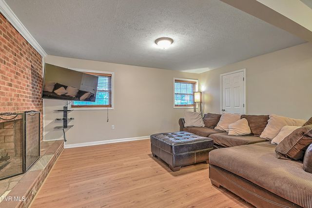 220 Eastwood Drive, Bluff City, TN 37618