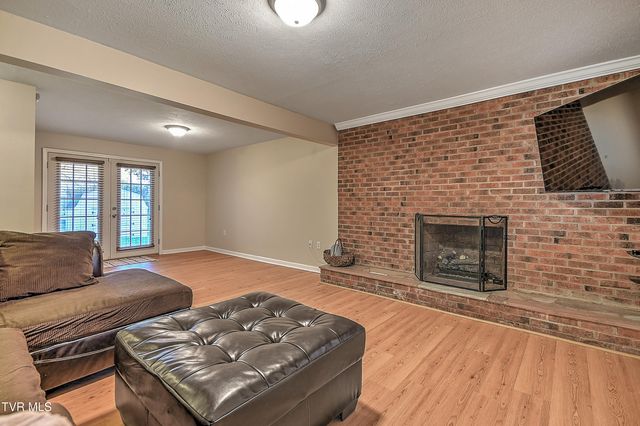 220 Eastwood Drive, Bluff City, TN 37618