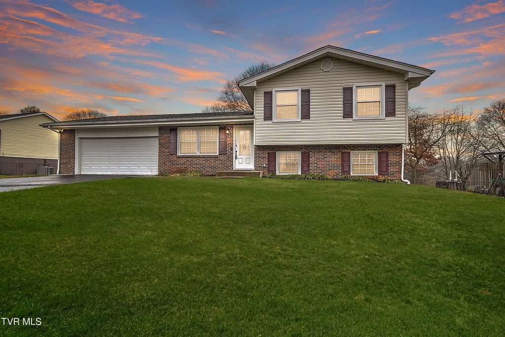 220 Eastwood Drive, Bluff City, TN 37618