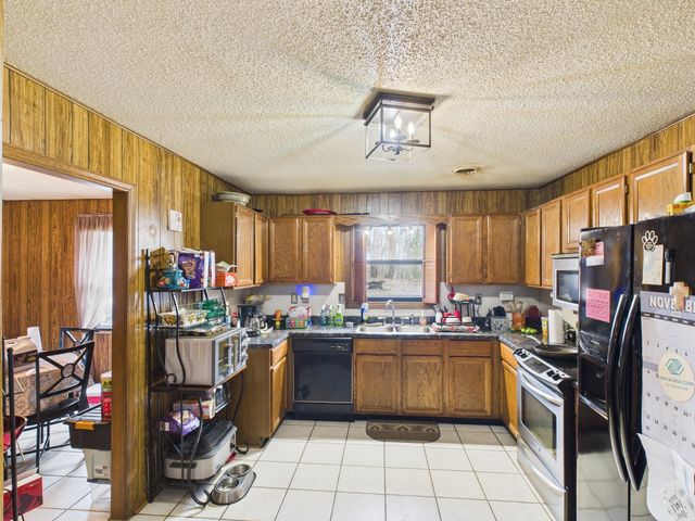 150 Amber Dr DR, Bassett, VA 24055