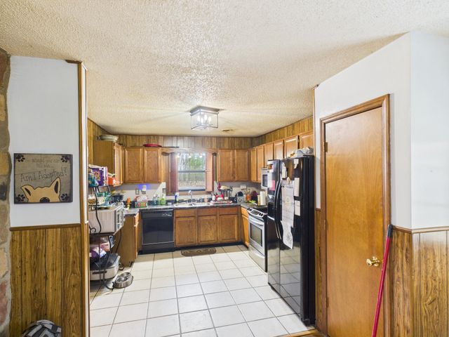 150 Amber Dr DR, Bassett, VA 24055