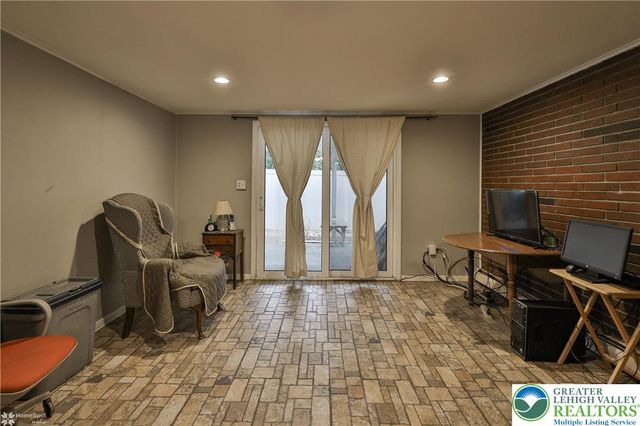 209 North Fairview Street, Nazareth Boro, PA 18064