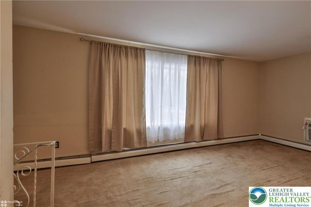 209 North Fairview Street, Nazareth Boro, PA 18064