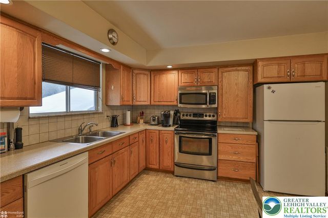 209 North Fairview Street, Nazareth Boro, PA 18064