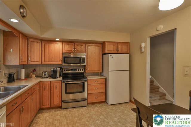 209 North Fairview Street, Nazareth Boro, PA 18064