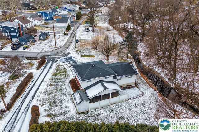 209 North Fairview Street, Nazareth Boro, PA 18064