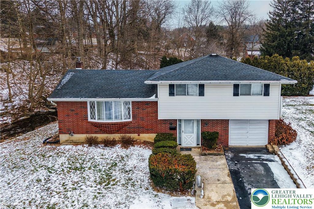 209 North Fairview Street, Nazareth Boro, PA 18064