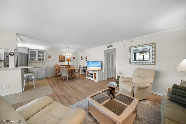 3000 Gulf Shore BLVD N 214, Naples, FL 34103