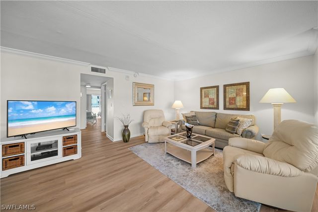 3000 Gulf Shore BLVD N 214, Naples, FL 34103