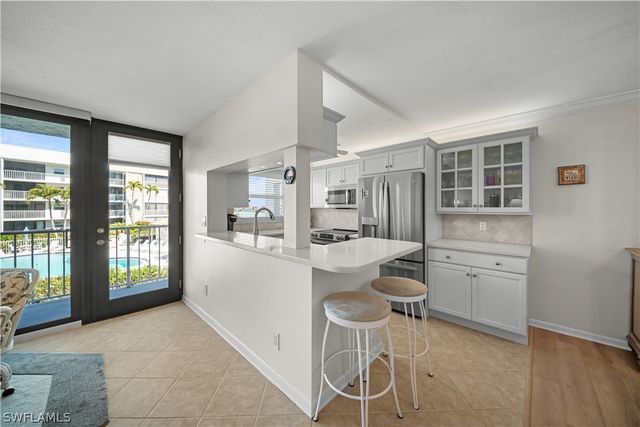 3000 Gulf Shore BLVD N 214, Naples, FL 34103