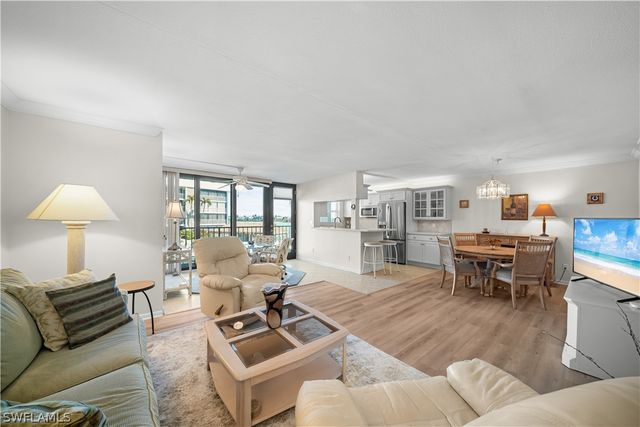 3000 Gulf Shore BLVD N 214, Naples, FL 34103