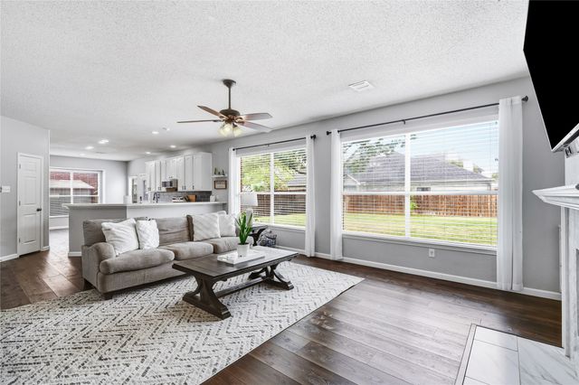 904 Yukon Drive, Lewisville, TX 75077