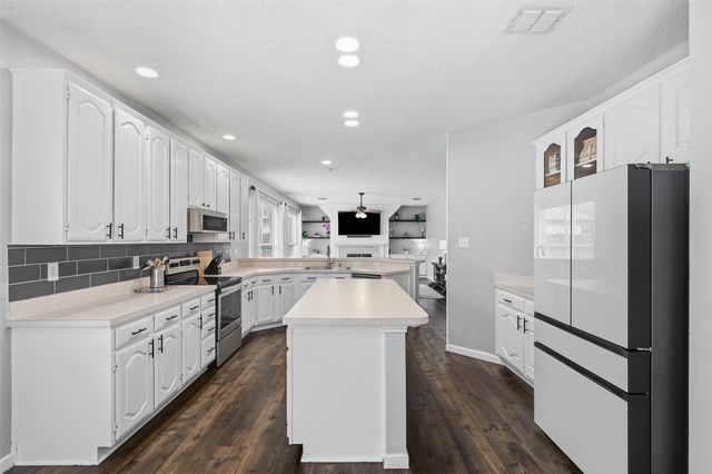 904 Yukon Drive, Lewisville, TX 75077