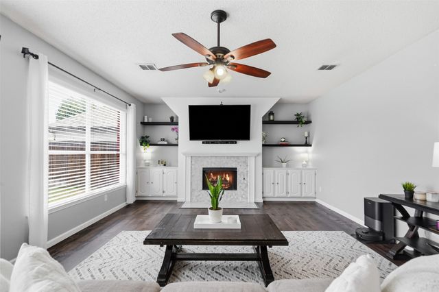904 Yukon Drive, Lewisville, TX 75077