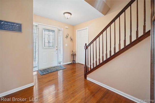 58767 Hunters Court, South Lyon, MI 48178