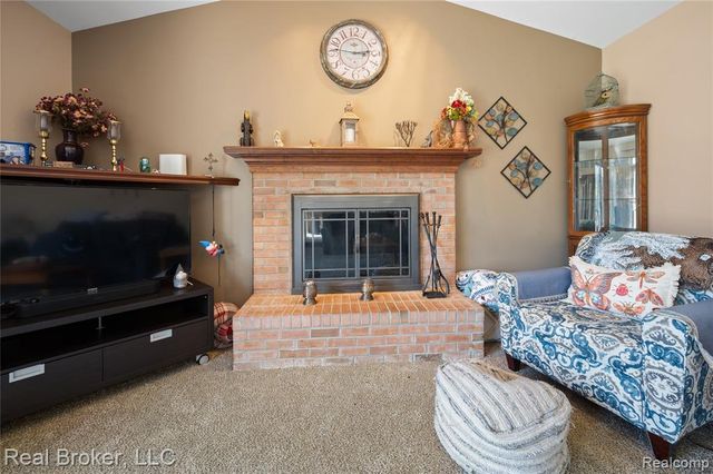 58767 Hunters Court, South Lyon, MI 48178
