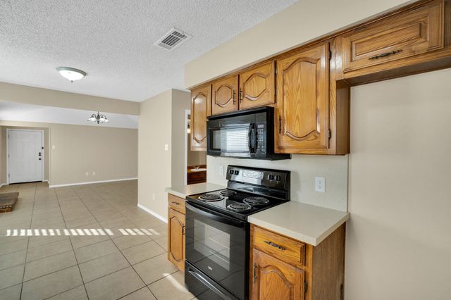 907 Potomac Drive, Lancaster, TX 75134