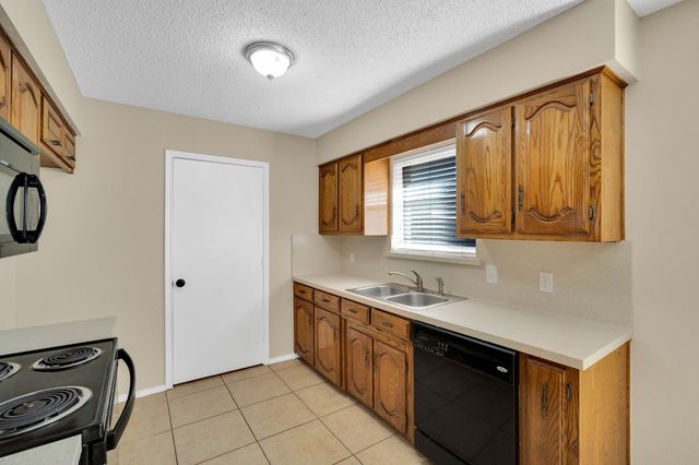 907 Potomac Drive, Lancaster, TX 75134