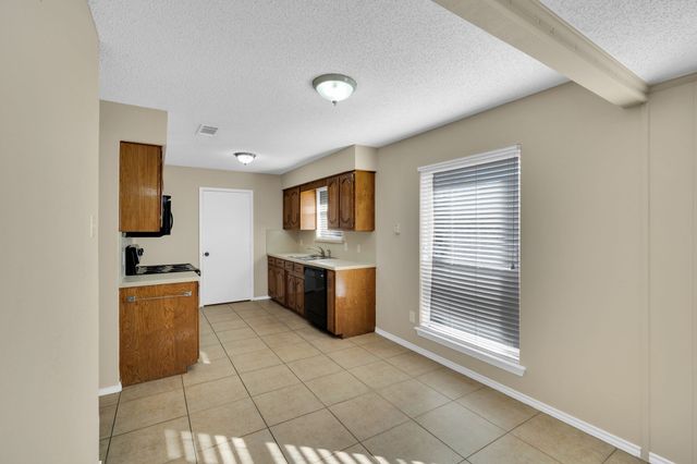 907 Potomac Drive, Lancaster, TX 75134