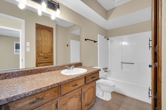 907 Potomac Drive, Lancaster, TX 75134