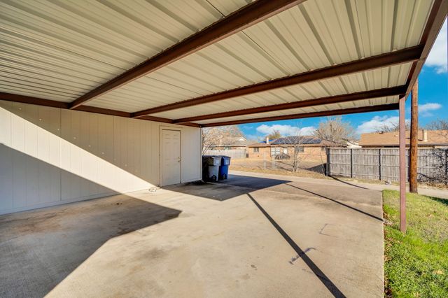 907 Potomac Drive, Lancaster, TX 75134