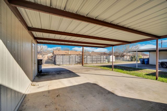 907 Potomac Drive, Lancaster, TX 75134