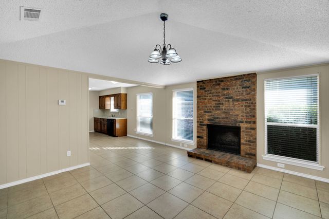 907 Potomac Drive, Lancaster, TX 75134