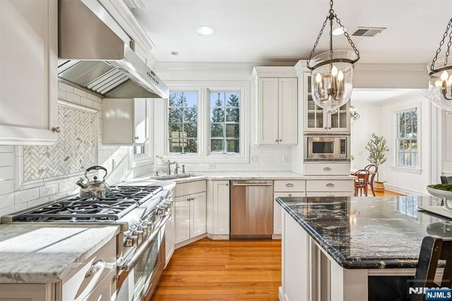 9 Mount Vernon Road, Montclair, NJ 07043