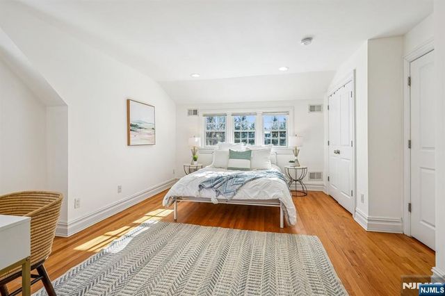 9 Mount Vernon Road, Montclair, NJ 07043