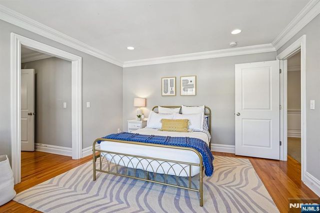 9 Mount Vernon Road, Montclair, NJ 07043