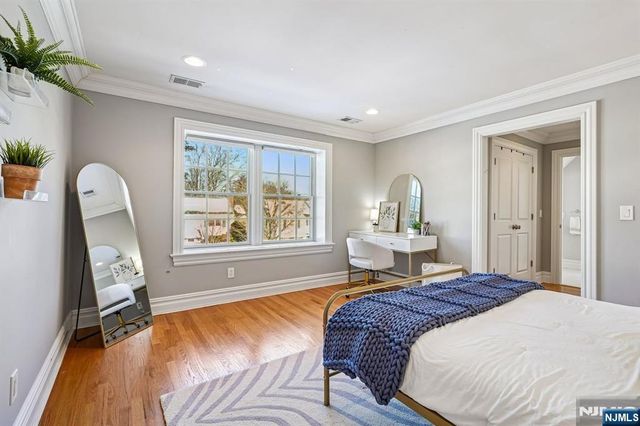 9 Mount Vernon Road, Montclair, NJ 07043