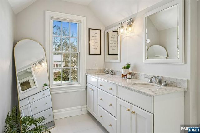 9 Mount Vernon Road, Montclair, NJ 07043