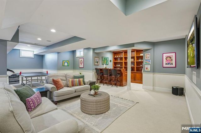 9 Mount Vernon Road, Montclair, NJ 07043