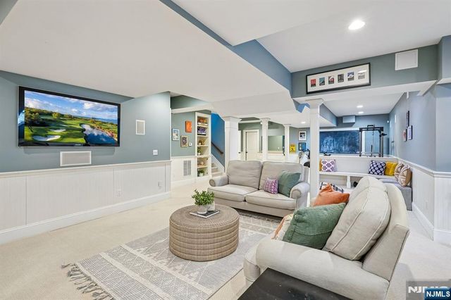 9 Mount Vernon Road, Montclair, NJ 07043