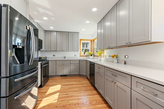 45W169 Hillview Lane, Hampshire, IL 60140